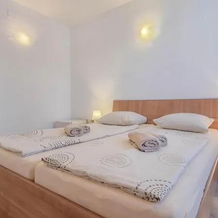 Lucijana Guest house