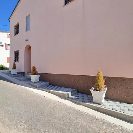 Lucijana Casa de hóspedes Bužinija